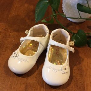 Adorable baby shoes!